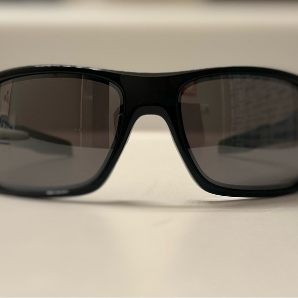 Oakley prism polarized sunglasses - Picture 2 of 4
